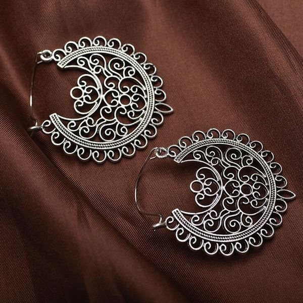 exaggerated bohemian metal alloy hollow carved earrings jewelry indian earrings fashion ladies earrings
exaggerated bohemian metal alloy hollow carved earrings jewelry indian earrings fashion ladies earrings