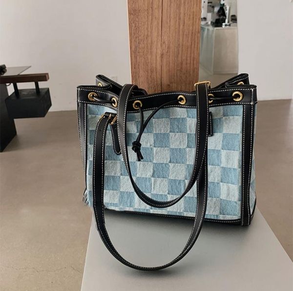 shoulder bags canvas checkerboard women's bag autumn/winter lattice stitching large capacity single 
shoulder bags canvas checkerboard women's bag autumn/winter lattice stitching large capacity single