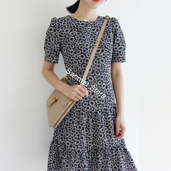 2021 new women o-neck daisy print midi elegant short sleeve spring summer female u4ce, Black;gray
2021 new women o-neck daisy print midi elegant short sleeve spring summer female u4ce, Black;gray