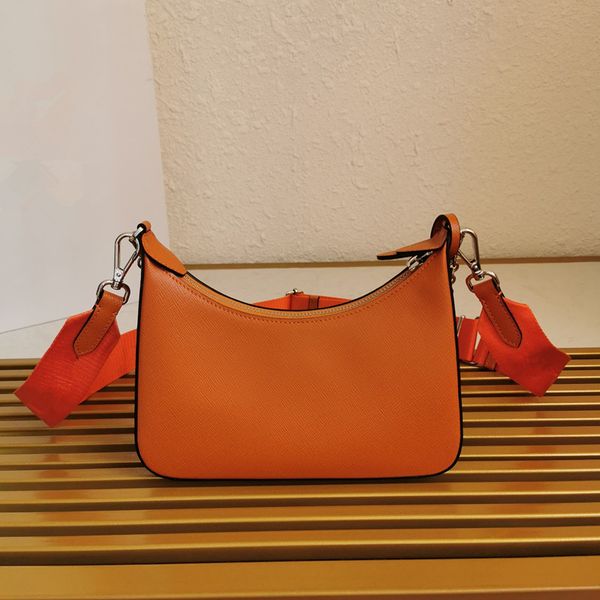 brand women waist bag classic handbags genuine leather personality chain single
brand women waist bag classic handbags genuine leather personality chain single