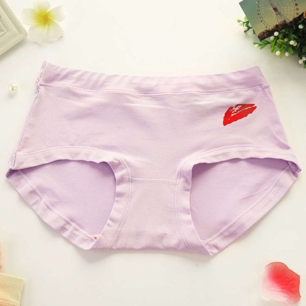 middle waist pure cotton lips style, Black;pink 
middle waist pure cotton lips style, Black;pink