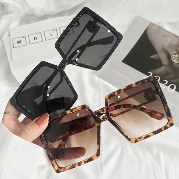 2021 oversized women sunglasses brand designer plastic female big frame gradient sun glasses uv400 gafas de sol mujer, White;black
2021 oversized women sunglasses brand designer plastic female big frame gradient sun glasses uv400 gafas de sol mujer, White;black