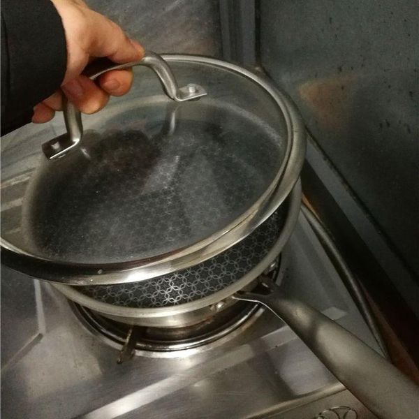 pans stainless steel honeycomb physical non-stick frying pan with long handle 24cm cook pot glass lid
pans stainless steel honeycomb physical non-stick frying pan with long handle 24cm cook pot glass lid