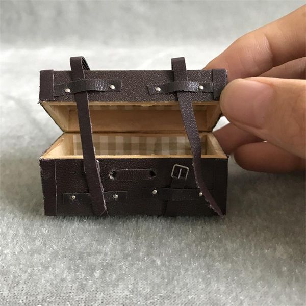 gift wrap christmas mini dollhouse crafts model accessories retro vintage stylish leather suitcase year gifts box
gift wrap christmas mini dollhouse crafts model accessories retro vintage stylish leather suitcase year gifts box