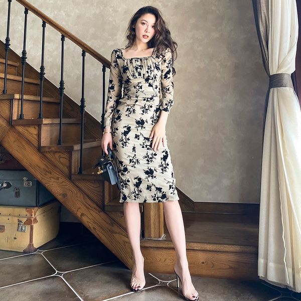 2021 new vintage fine velvet long jacquard dresses thin knee height wrist square collar dressed women's party rtk1, Black;gray
2021 new vintage fine velvet long jacquard dresses thin knee height wrist square collar dressed women's party rtk1, Black;gray