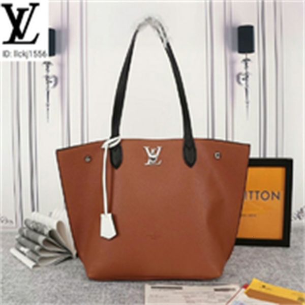 brown shoulder iconic shoulder brand grained leather handbag designer bag women handbags luxury bags handles ovyn bags totes m52617 cros, Red;black
brown shoulder iconic shoulder brand grained leather handbag designer bag women handbags luxury bags handles ovyn bags totes m52617 cros, Red;black