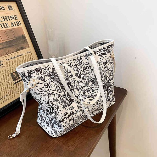 75% off luggage factory wholesale niche high texture and large capacity bag women's summer personalized single shoulder
75% off luggage factory wholesale niche high texture and large capacity bag women's summer personalized single shoulder