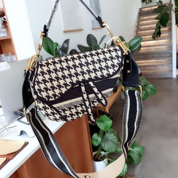 sale bag 2021 embroidery lady quality high wallet fashion trend shoulder messenger bag ladies handbag frgjl
sale bag 2021 embroidery lady quality high wallet fashion trend shoulder messenger bag ladies handbag frgjl