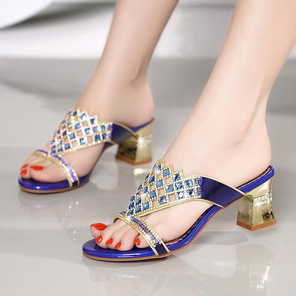 rhinestone outdoor crystal thick slippers women's summer 2021 diamond middle heel outside wearing sandals women, Black
rhinestone outdoor crystal thick slippers women's summer 2021 diamond middle heel outside wearing sandals women, Black
