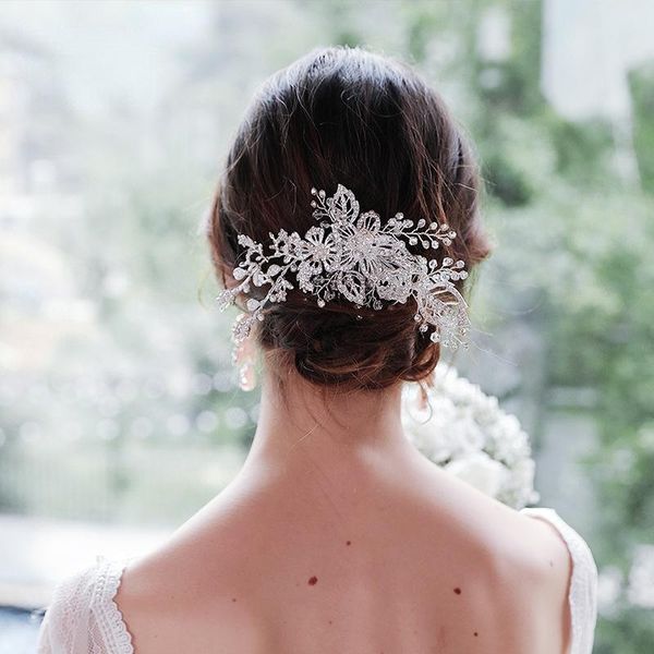 hair clips & barrettes alloy flower crystal inlaid comb bride headdress women head jewelry wedding accessories, Golden;silver
hair clips & barrettes alloy flower crystal inlaid comb bride headdress women head jewelry wedding accessories, Golden;silver
