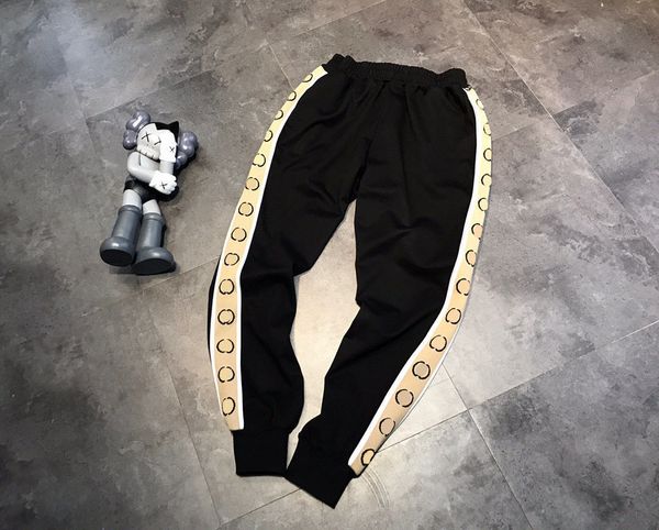 design clothing side double serial label color blocking yellow stripe guard casual terry sports necking pants hair, Black;white
design clothing side double serial label color blocking yellow stripe guard casual terry sports necking pants hair, Black;white
