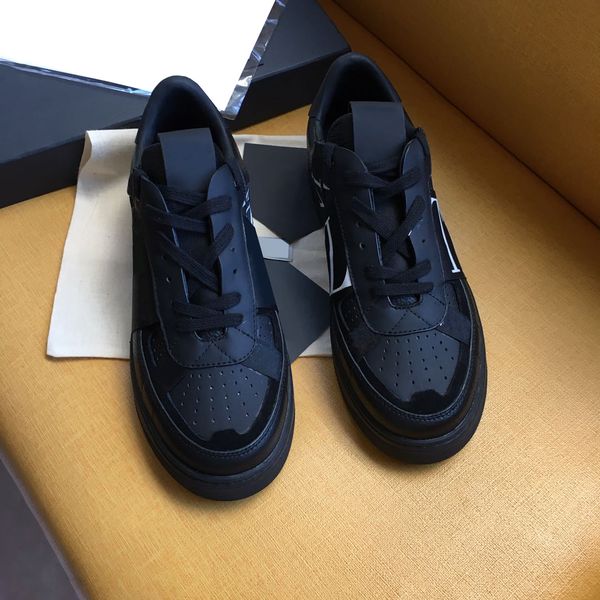 designer high-quality fashion casual couple shoes, contrast stitching, high mercerized leather, comfortable and wear-resistant,, Black
designer high-quality fashion casual couple shoes, contrast stitching, high mercerized leather, comfortable and wear-resistant,, Black