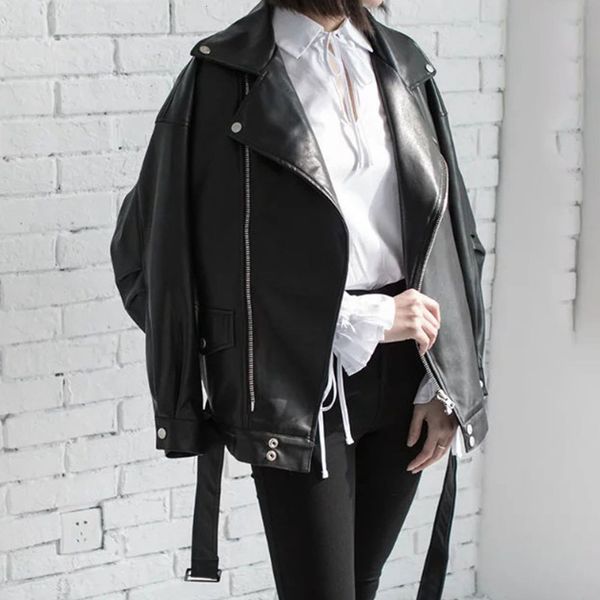 2021 korean oversized black pu jackets new spring turn-down collar zipper loose faux leather coat casual outwear l5n8
2021 korean oversized black pu jackets new spring turn-down collar zipper loose faux leather coat casual outwear l5n8
