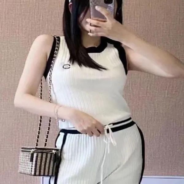 women's tracksuits 2021 spring and summer fashion color matching vertical stripe embroidered vest stitching crew neck lace-up shorts se, Gray
women's tracksuits 2021 spring and summer fashion color matching vertical stripe embroidered vest stitching crew neck lace-up shorts se, Gray