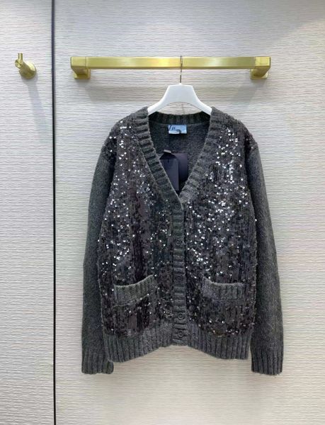 milan runway sweater 2021 autumn winter v neck long sleeve women's sweaters high end jacquard cardigan women designer sweater 1108-19, White;black
milan runway sweater 2021 autumn winter v neck long sleeve women's sweaters high end jacquard cardigan women designer sweater 1108-19, White;black