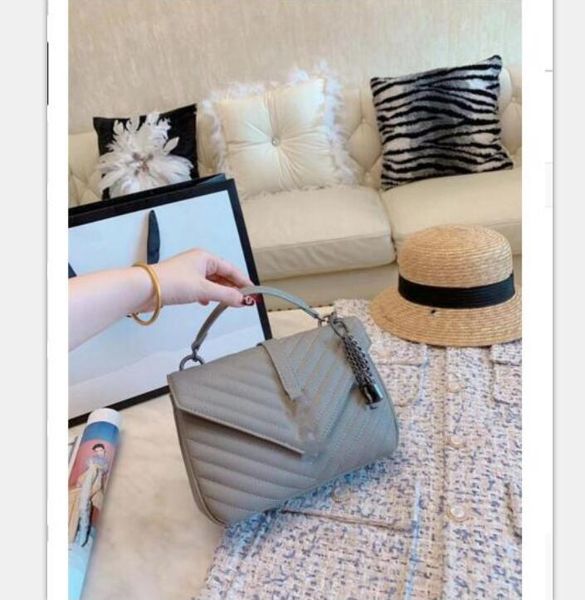 female luxury designer bag 2021 bag metal letter logo decorative designer shoulder bag 01
female luxury designer bag 2021 bag metal letter logo decorative designer shoulder bag 01