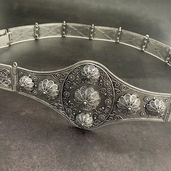 luxury retro metal color caucasian ethnic women belt chain metal belt jewelry long adjustable length wedding dress gown, Black;brown
luxury retro metal color caucasian ethnic women belt chain metal belt jewelry long adjustable length wedding dress gown, Black;brown