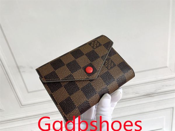 luxurys designers purse bag original 1:1 fashion short victorine wallet embossed monograms classic card holder coin purses wallets add box, Red;black
luxurys designers purse bag original 1:1 fashion short victorine wallet embossed monograms classic card holder coin purses wallets add box, Red;black