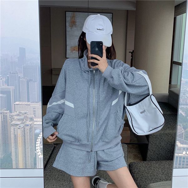 2021 women's cotton casual autumn sets two korean pocket pieces with zipper coat and shorts shredded outfits sweat training 2pc la7o, Gray
2021 women's cotton casual autumn sets two korean pocket pieces with zipper coat and shorts shredded outfits sweat training 2pc la7o, Gray