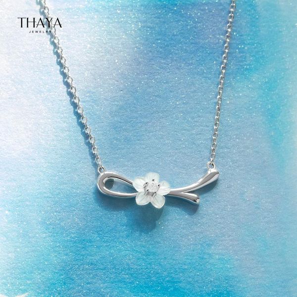 chains thaya fashion silver color chain peach blossom pendants white shell pendant necklace 45cm for women jewelry 2021 gift
chains thaya fashion silver color chain peach blossom pendants white shell pendant necklace 45cm for women jewelry 2021 gift
