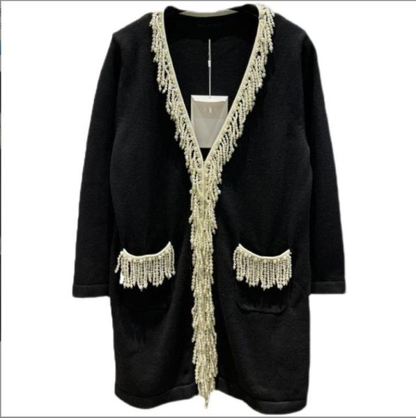1120 xl 2022 spring brand same style sweater v neck long sleeve flora print cardigan black beads fashion women clothes zhenyang, White;black
1120 xl 2022 spring brand same style sweater v neck long sleeve flora print cardigan black beads fashion women clothes zhenyang, White;black