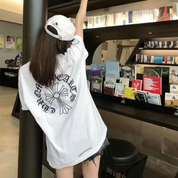chh 2021 spring and summer new lovers cross sanskrit foam printed short sleeve t-shirt top, White;black
chh 2021 spring and summer new lovers cross sanskrit foam printed short sleeve t-shirt top, White;black
