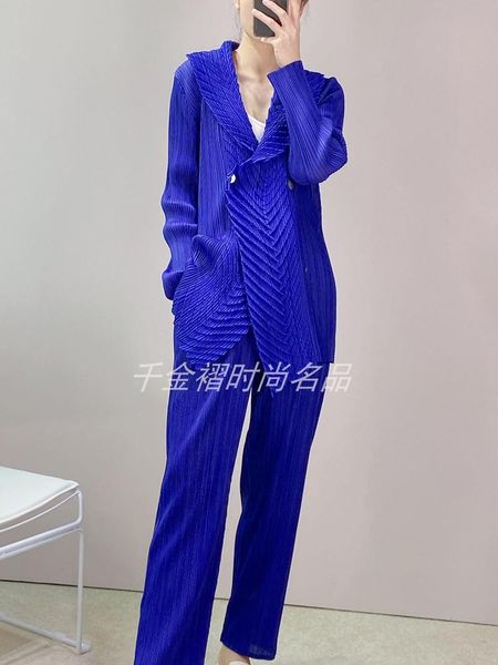women's two piece pants 2021 autumn professional suits miyak pleated fashion high street solid suit two-piece tide, White
women's two piece pants 2021 autumn professional suits miyak pleated fashion high street solid suit two-piece tide, White