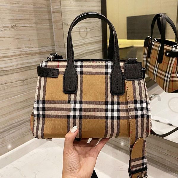 quality tartan tote bags stripes shopping bag women crossbody handbags ladies flap messenger back package long starp high genuine leather po, Black;red
quality tartan tote bags stripes shopping bag women crossbody handbags ladies flap messenger back package long starp high genuine leather po, Black;red