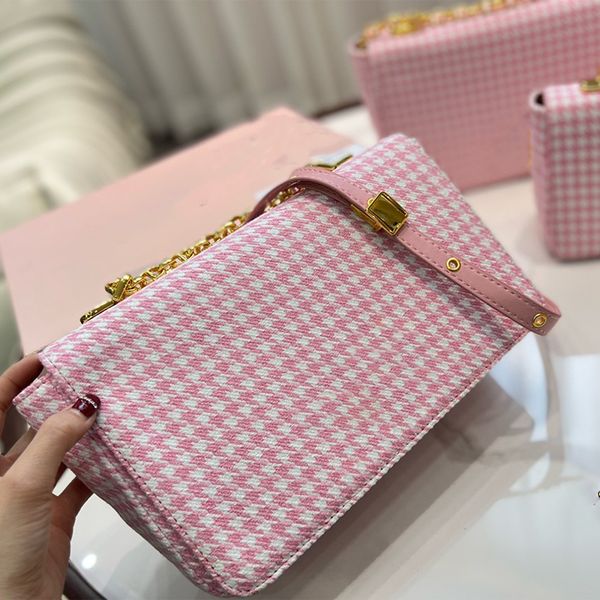 2022 french houndstooth fashion shoulder bag vintage pink woolen fashion flap famous designer women crossbody bags totes wallet with gift bo
2022 french houndstooth fashion shoulder bag vintage pink woolen fashion flap famous designer women crossbody bags totes wallet with gift bo