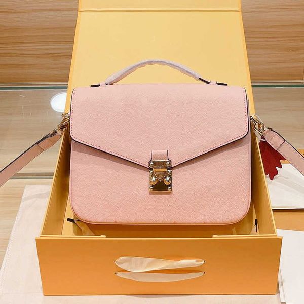 designer luxury bag postman bag travel bags classic handbag fashion genuine leather plain hasp hardware buckle removable shoulder strap lett
designer luxury bag postman bag travel bags classic handbag fashion genuine leather plain hasp hardware buckle removable shoulder strap lett
