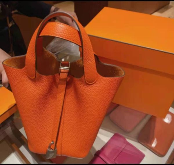 bag 2021 new h first layer cowhide lychee pattern vegetable basket bag female portable diagonal bucket bag wedding bags handbag
bag 2021 new h first layer cowhide lychee pattern vegetable basket bag female portable diagonal bucket bag wedding bags handbag