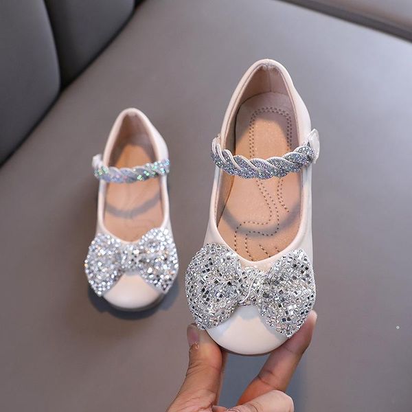 flat shoes autumn fashion rhinestone bow girls princess leather little party elegant kids g222, Black;grey
flat shoes autumn fashion rhinestone bow girls princess leather little party elegant kids g222, Black;grey