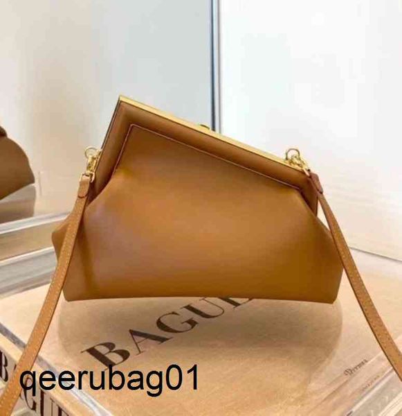 handbags bag series fend designer first women luxurys metal wrapped handbag single shoulder messenger yue messenger tote fashion brand bags
handbags bag series fend designer first women luxurys metal wrapped handbag single shoulder messenger yue messenger tote fashion brand bags