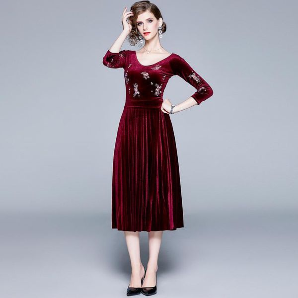 casual dresses women elegant autumn winter floral embroidery midi velvet dress long sleeve v neck designers vintage prom party vestidos, Black;gray
casual dresses women elegant autumn winter floral embroidery midi velvet dress long sleeve v neck designers vintage prom party vestidos, Black;gray