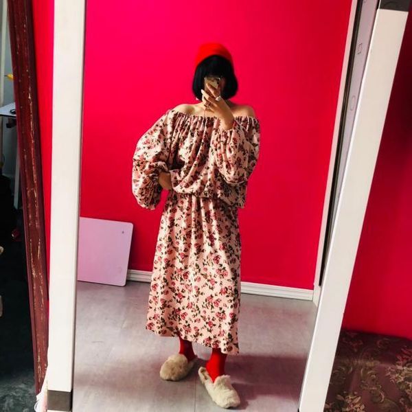 2021 new design off shoulder slash neck knit thin sweater flower print suit lantern sleeve two piece outfits for women autumn v8il, Gray
2021 new design off shoulder slash neck knit thin sweater flower print suit lantern sleeve two piece outfits for women autumn v8il, Gray
