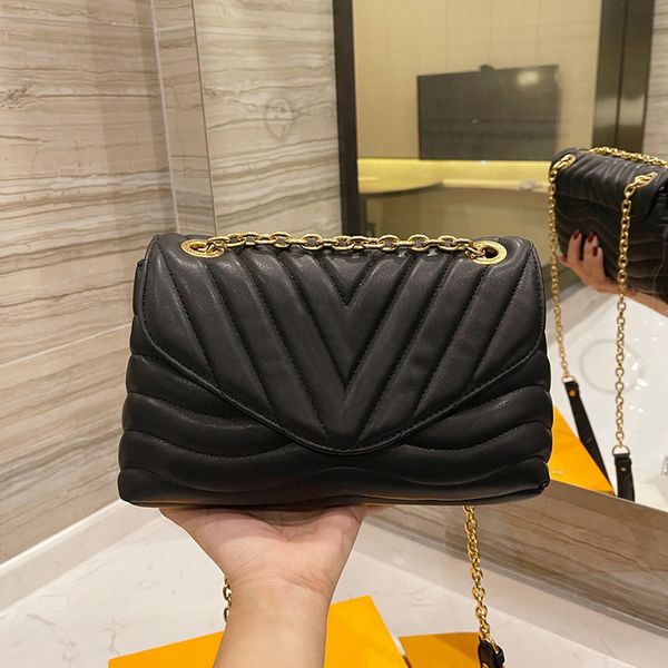 5 colors women shoulder bags chain crossbody bag fashion quilted heart leather handbags female famous designerbags 28cm
5 colors women shoulder bags chain crossbody bag fashion quilted heart leather handbags female famous designerbags 28cm