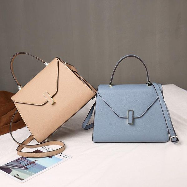evening bags 2021 lock model litchi skin leisure handbag 100 tide one shoulder oblique small square bag
evening bags 2021 lock model litchi skin leisure handbag 100 tide one shoulder oblique small square bag