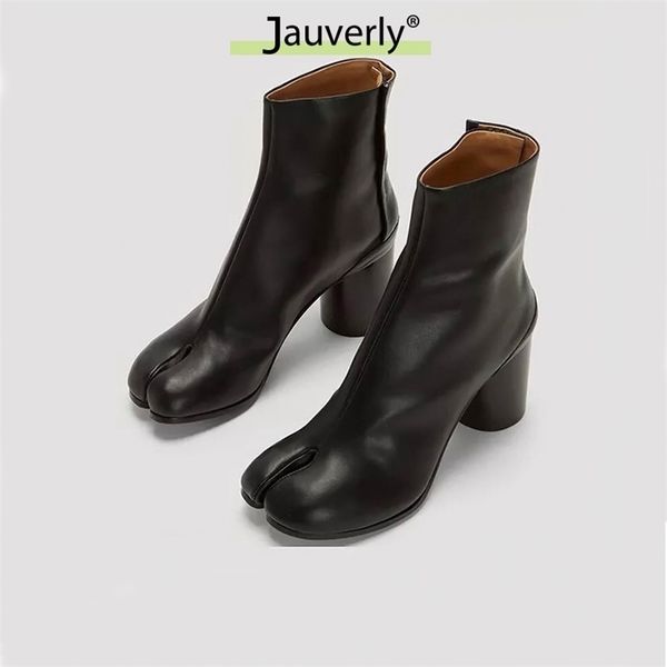luxury brand design leather tabi boots fashion round chunky high heel ankle for women autumn winter split toe shoes 211105, Black
luxury brand design leather tabi boots fashion round chunky high heel ankle for women autumn winter split toe shoes 211105, Black