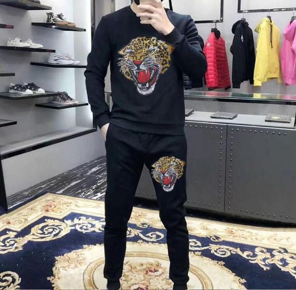 jogging clothing est fashion hoodie set sweatshirt+ pant hip hop 2021 diamonds designer suits, Black;red
jogging clothing est fashion hoodie set sweatshirt+ pant hip hop 2021 diamonds designer suits, Black;red