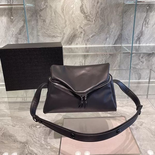 lastest arrival ladies nylon shoulder bags fashion lightweight and practical messenger bag luxury designer leather handbag
lastest arrival ladies nylon shoulder bags fashion lightweight and practical messenger bag luxury designer leather handbag