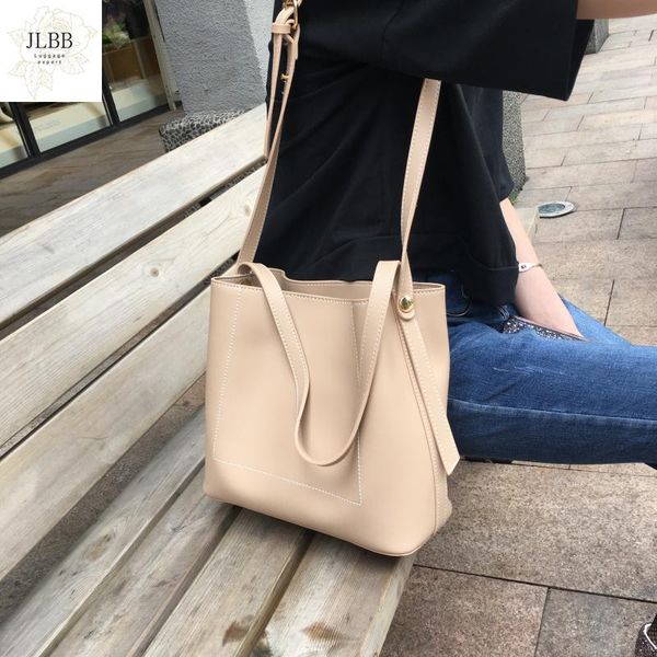 casual large capacity women shoulder bags designer handbags luxury pu leather shoulder bags simply crossbody bag lady big purses
casual large capacity women shoulder bags designer handbags luxury pu leather shoulder bags simply crossbody bag lady big purses