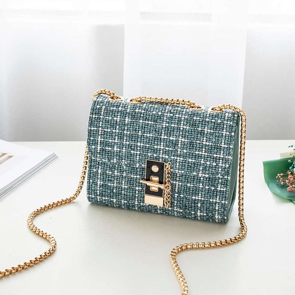 fashion autumn and winter 2021 new street trend women's cute portable messenger one shoulder small square bag
fashion autumn and winter 2021 new street trend women's cute portable messenger one shoulder small square bag