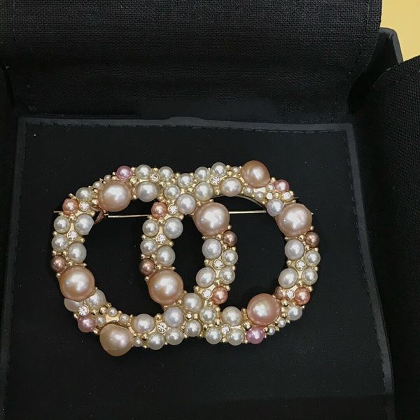 small fragrant pearl simple elegant temperament brooch versatile fragrant home accessories irregular new diamond exquisite, Gray
small fragrant pearl simple elegant temperament brooch versatile fragrant home accessories irregular new diamond exquisite, Gray