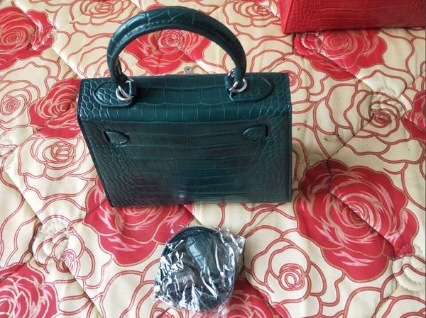 alma bb shell women handbag leather flower embossed bags crossbody bag messenger handbags with lock shoulder strap
alma bb shell women handbag leather flower embossed bags crossbody bag messenger handbags with lock shoulder strap