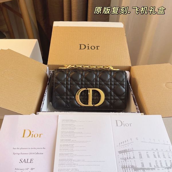 light luxury 2021 new chain leather leisure women's bag diamond pattern montaigne single shoulder messenger bag temperament underarm wa
light luxury 2021 new chain leather leisure women's bag diamond pattern montaigne single shoulder messenger bag temperament underarm wa