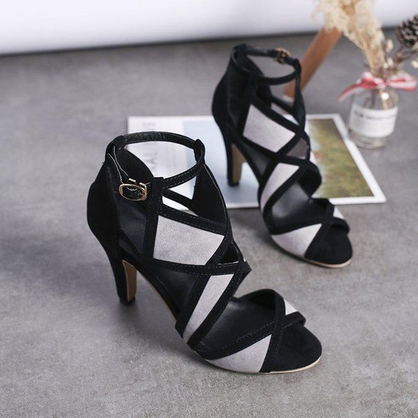 2021 european station sandals flock buckle strap color matching hollow thin heels 11cm women shoes, Black
2021 european station sandals flock buckle strap color matching hollow thin heels 11cm women shoes, Black