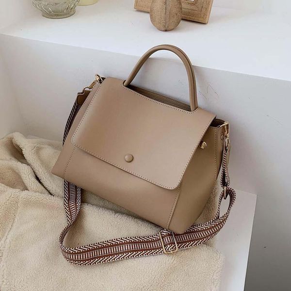 shoulder messenger bag lady chain travel small handbags fashion simply pu leather crossbody bags for women 2021 solid color cross body
shoulder messenger bag lady chain travel small handbags fashion simply pu leather crossbody bags for women 2021 solid color cross body