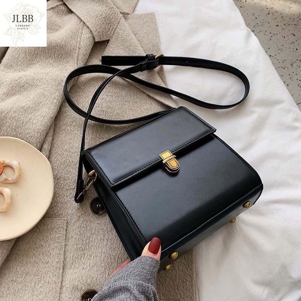 shoulder bags fashion simple women's designer handbag 2021 quality pu leather women tote bag high crossbody
shoulder bags fashion simple women's designer handbag 2021 quality pu leather women tote bag high crossbody