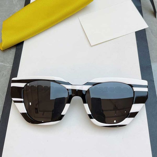new season 2021s womens butterfly sunglasses 0641s female designer sunglasses 0641cat eye frame metal inlaid diamond temple uv400 protection, White;black
new season 2021s womens butterfly sunglasses 0641s female designer sunglasses 0641cat eye frame metal inlaid diamond temple uv400 protection, White;black