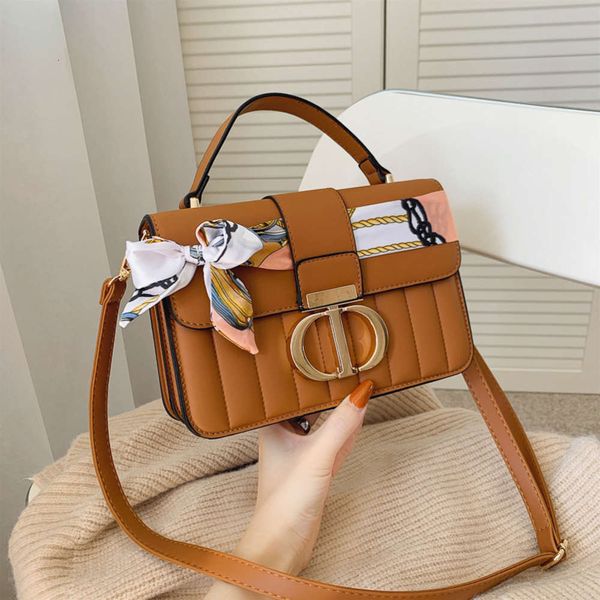 fashion french niche simple small square foreign silk scarf handbag 2020 classic single shoulder women's bag crossbody
fashion french niche simple small square foreign silk scarf handbag 2020 classic single shoulder women's bag crossbody